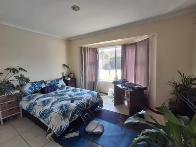 2 Bedroom Townhouse For Sale in Port Elizabeth - sH3K.webp
