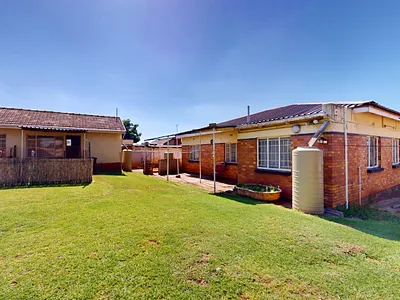 3 Bedroom House For Sale in Germiston - 7JFB.webp