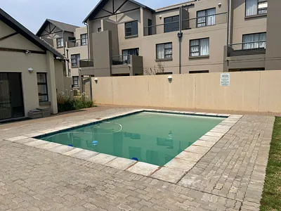 2 Bedroom Townhouse To Rent in Roodepoort - D2Tw.webp
