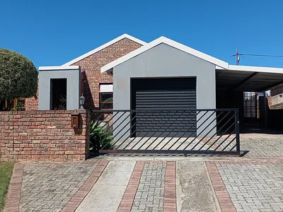 3 Bedroom House For Sale in Uitenhage - V3o4.webp