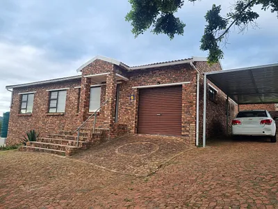 3 Bedroom House For Sale in Uitenhage - 03ZA.webp