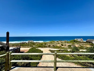 3 Bedroom House For Sale in Stilbaai West, Stilbaai - CYcB.webp