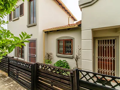 3 Bedroom Townhouse For Sale in Sandton - SRAM.webp