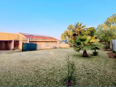 3 Bedroom House For Sale in Witbank - cgd8.webp