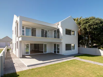 4 Bedroom House For Sale in Port Alfred - NUPT.webp