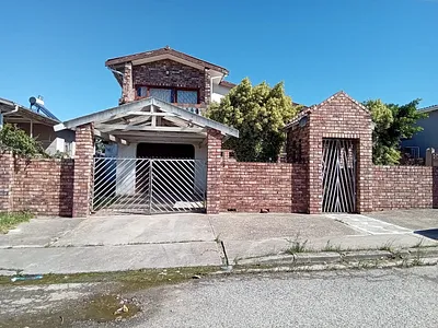3 Bedroom House For Sale in Uitenhage - Wd0m.webp
