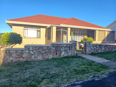 3 Bedroom House For Sale in Uitenhage - 3mgr.webp