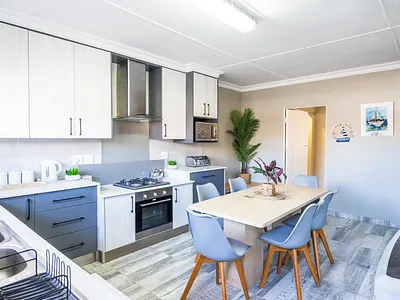 7 Bedroom House For Sale in Hartenbos - DQj5.webp