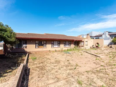3 Bedroom House For Sale in Vredenburg - RZLj.webp