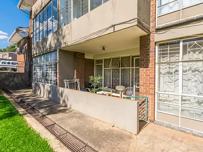 2 Bedroom Apartment For Sale in Roodepoort - H4Yk.webp