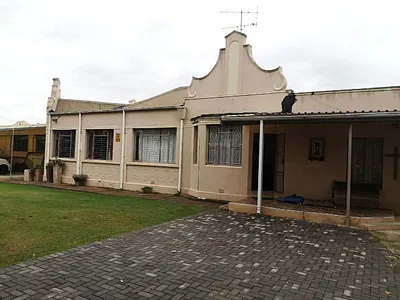 3 Bedroom House For Sale in Despatch - DdrM.webp