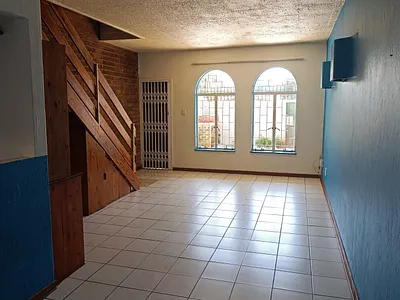 2 Bedroom Townhouse For Sale in Pretoria - 6jiC.webp