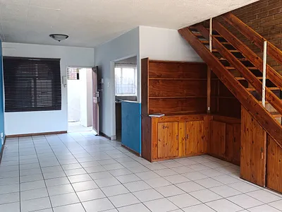 2 Bedroom Townhouse For Sale in Pretoria - LPpF.webp