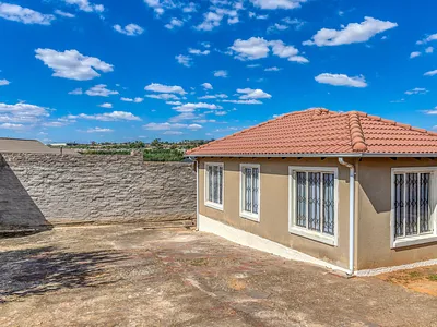 3 Bedroom House For Sale in Roodepoort - D03S.webp