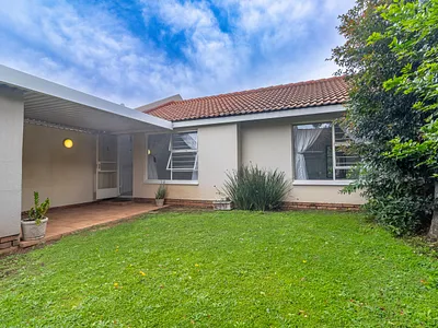 2 Bedroom Townhouse For Sale in Sandton - Je4n.webp