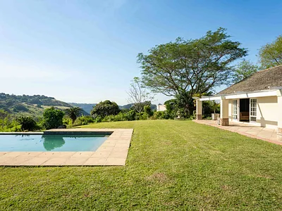 5 Bedroom House For Sale in Kloof - zugX.webp