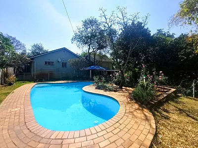 4 Bedroom House For Sale in Rustenburg - Rt6K.webp