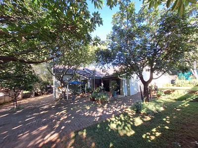 4 Bedroom House For Sale in Rustenburg - u6bp.webp