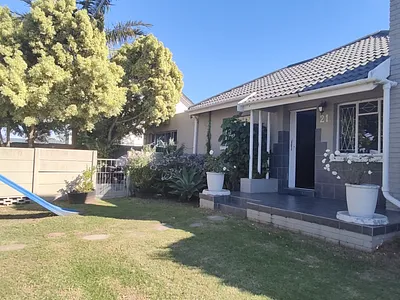 3 Bedroom House To Rent in Port Elizabeth - wc0f.webp