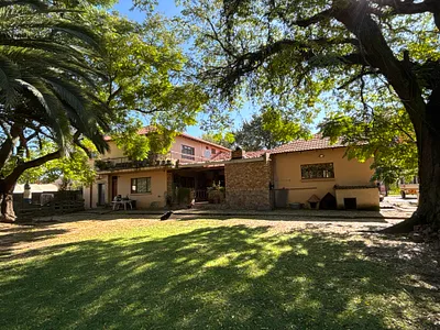 5 Bedroom House For Sale in Benoni - TT0L.webp