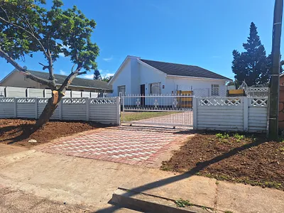 3 Bedroom House To Rent in Uitenhage - kMv5.webp