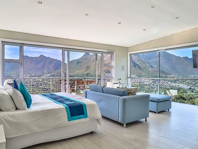 Commercial Property For Sale in Hout Bay - zgBt.webp