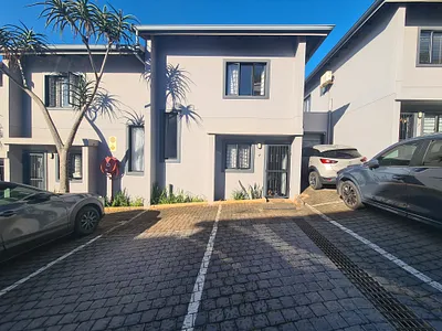 2 Bedroom Townhouse To Rent in Durban North - HW0o.webp