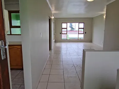 3 Bedroom Townhouse To Rent in East London - img