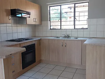 3 Bedroom Townhouse To Rent in Randfontein - 7dqG.webp