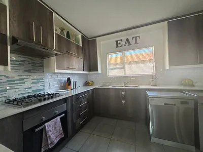 3 Bedroom Apartment For Sale in Benoni - Ot9S.webp