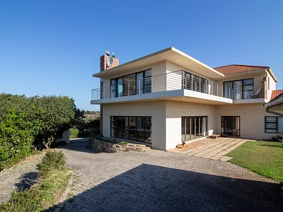 6 Bedroom House For Sale in Port Alfred - 3xEA.webp