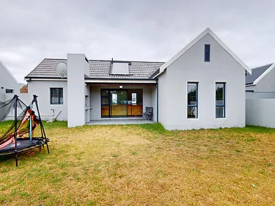 2 Bedroom Townhouse For Sale in Port Elizabeth - yINj.webp