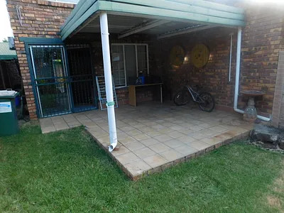 2 Bedroom Townhouse For Sale in Pretoria - HxE8.webp