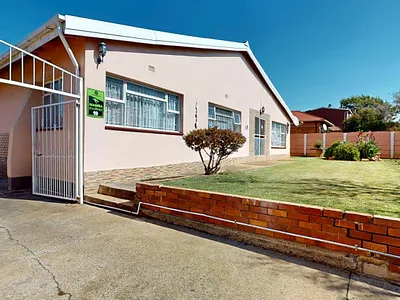 3 Bedroom House For Sale in Boksburg - 28TK.webp