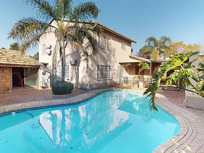 4 Bedroom House For Sale in Boksburg - 8zE7.webp