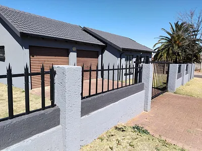 2 Bedroom House For Sale in Witbank - gASl.webp