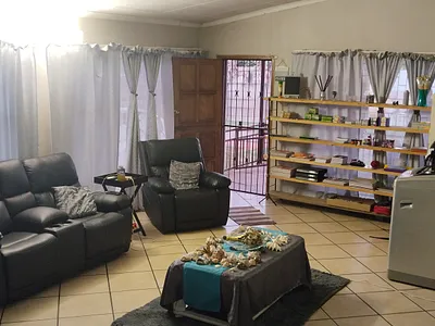 4 Bedroom House For Sale in Heidelberg - iFLk.webp