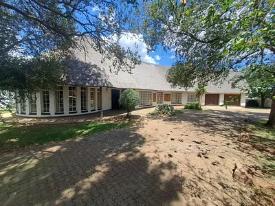4 Bedroom House For Sale in Nigel - oodo.webp