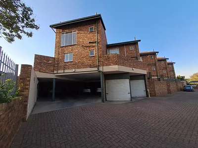 3 Bedroom Apartment For Sale in Heidelberg - 79xa.webp