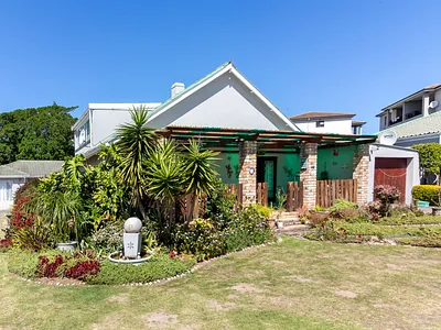4 Bedroom House For Sale in Port Alfred - Kl2e.webp