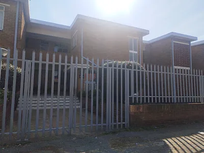 1 Bedroom Apartment To Rent in Johannesburg - dlpH.webp