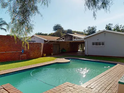5 Bedroom House For Sale in Boksburg - h4c0.webp