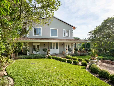 4 Bedroom House For Sale in Hillcrest - ch1d.webp