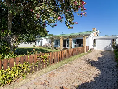 3 Bedroom House For Sale in Port Alfred - avDK.webp