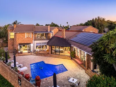 6 Bedroom House For Sale in Durbanville - jZVB.webp