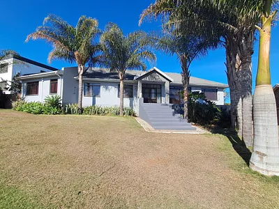 4 Bedroom House For Sale in Uitenhage - g9WA.webp
