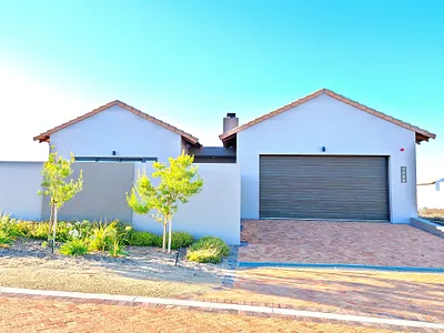 3 Bedroom House For Sale in Langebaan - agjL.webp