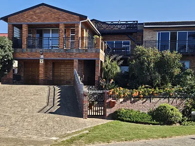 4 Bedroom House For Sale in Jeffreys Bay - 2p7L.webp