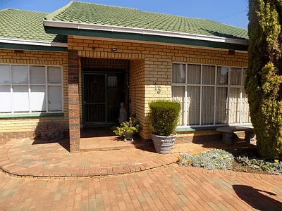 4 Bedroom House For Sale in Ventersdorp - bYoK.webp