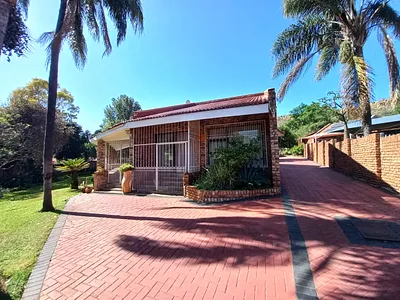 3 Bedroom House For Sale in Rustenburg - c08L.webp